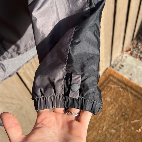 The North Face : Gray & Black Jacket shell - Picture 8 of 10
